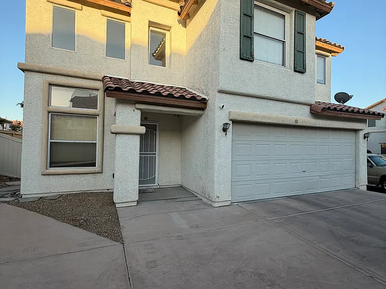 10424 Chandra Ave — Photo 2