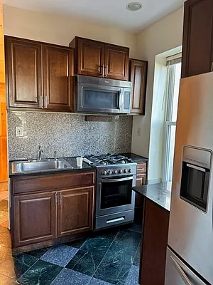 Rented by Batra Group Inc | media 9