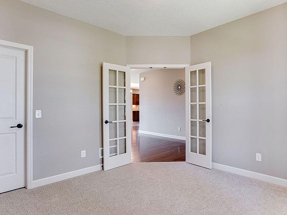 5th image of 14167 Ailesbury Ave