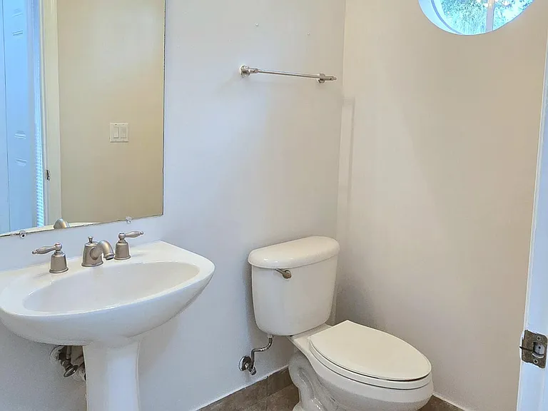 4305 Coventry Pointe Way — Photo 21