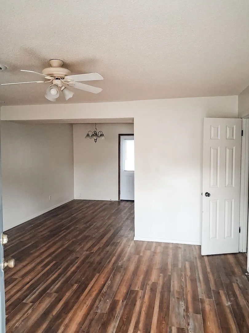 Appletree Apartments — Photo 1