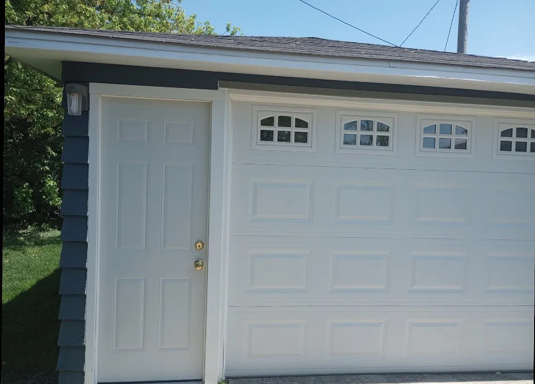 3 bed, 960 sqft, $2,400 — Photo 2