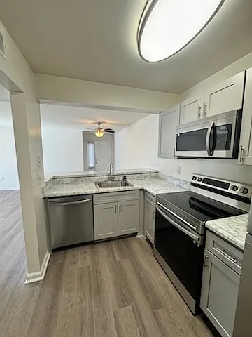 Kitchen with bar