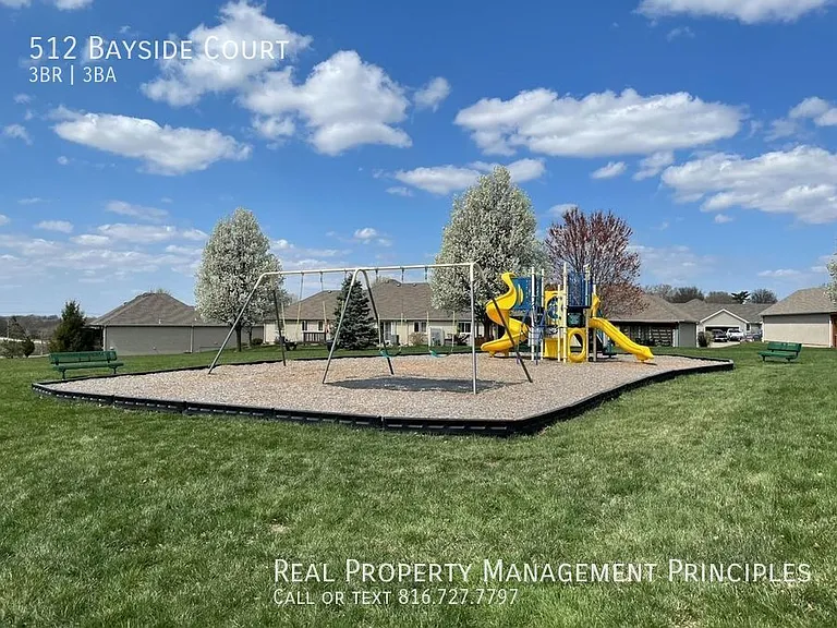 512 Bayside Ct — Photo 22