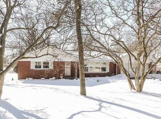 22W671 Hackberry Dr, Glen Ellyn, IL