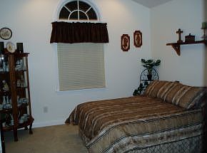 5th image of 220 Spencer Ln