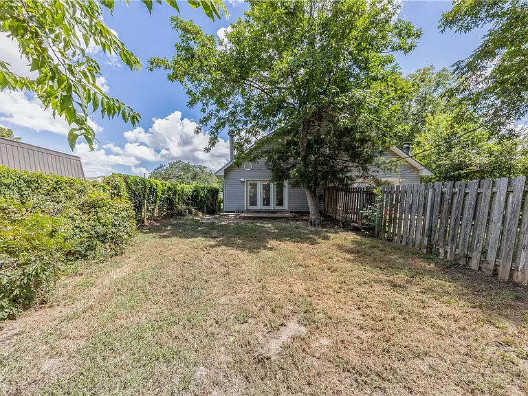 1200 Holik Dr #B — Photo 14