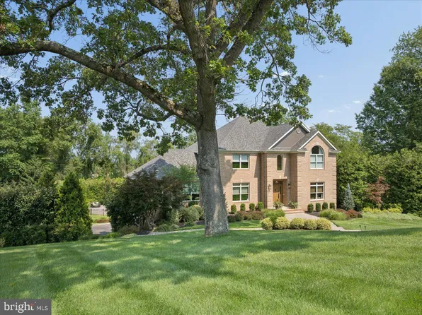 4 Liberty Ln, Millstone Township, NJ 08535