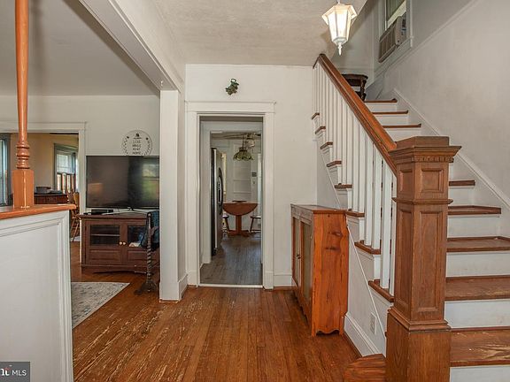 5th image of 212 W Champlain Ave