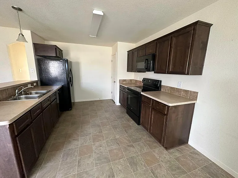 6710 Keechi Valley Dr — Photo 8