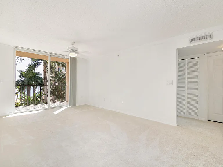 1801 N Flagler Dr #519 — Photo 7