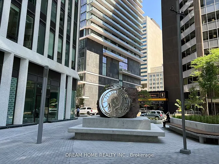238 Simcoe St #1807 — Photo 12