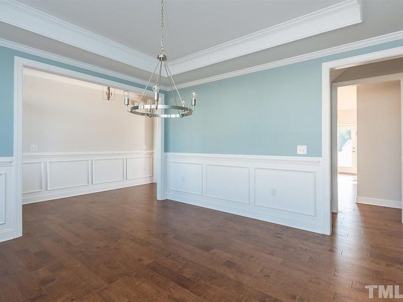 4th image of 55 Ravensworth Dr