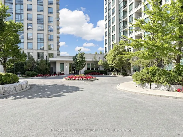 100 Promenade Cir #205, Vaughan, ON L4J 7W7