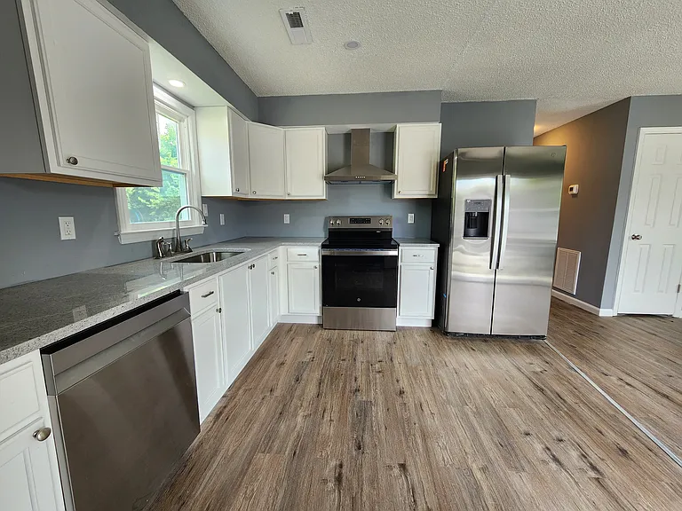 810 E Bragg St #D — Photo 1