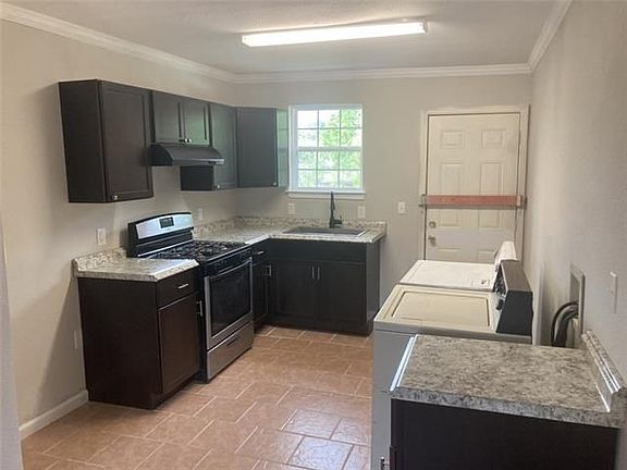 2nd image of 2326 Desire St