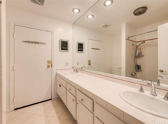 5th image of 14115 Moorpark St APT 308