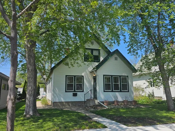 203 E 6th St, Morris, MN 56267