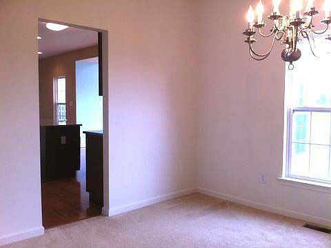 4th image of 152 Tweedsmere Dr