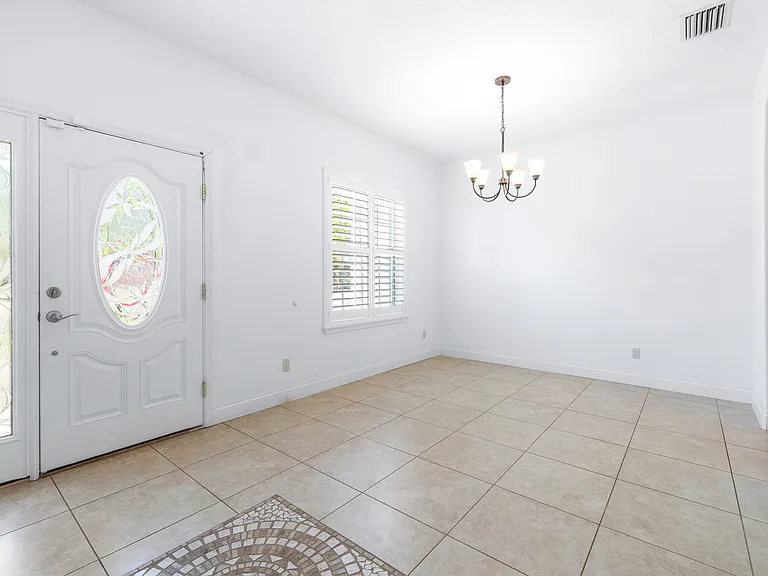 5318 11th St SE — Photo 4
