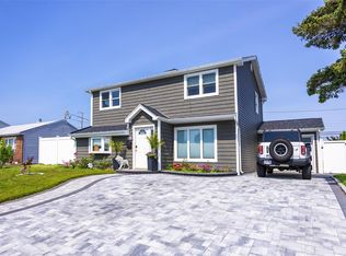 10 Evelyn Drive, Bethpage, NY 11714 | MLS #879052 | Zillow