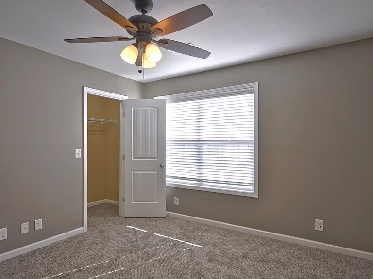 325 Sam Houston Cir — Photo 24