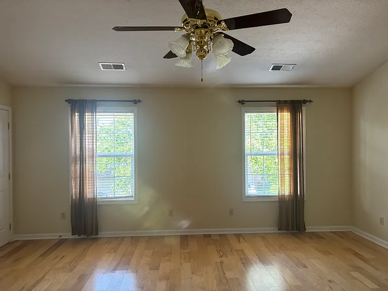 1116 Benjamin Ln — Photo 16