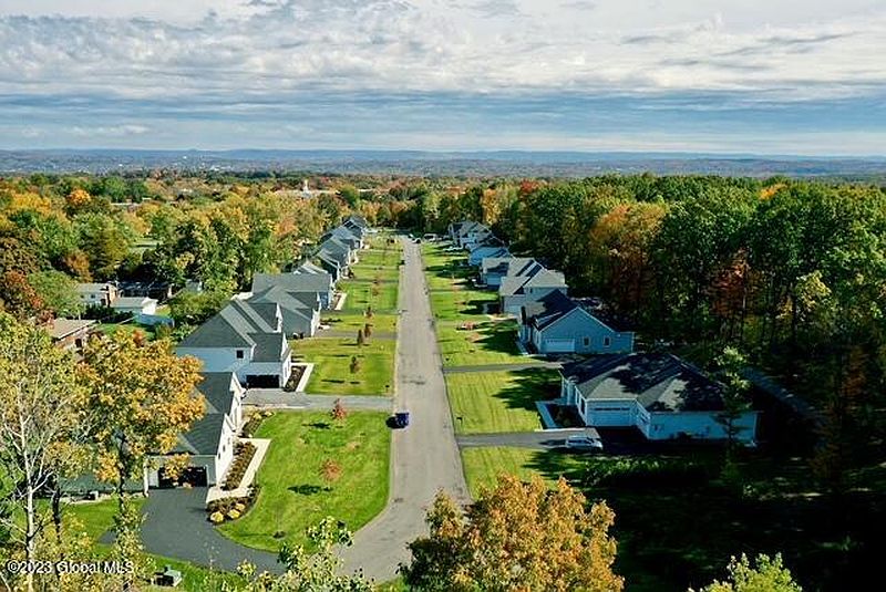 5th image of 1 STEEPLE VIEW Drive