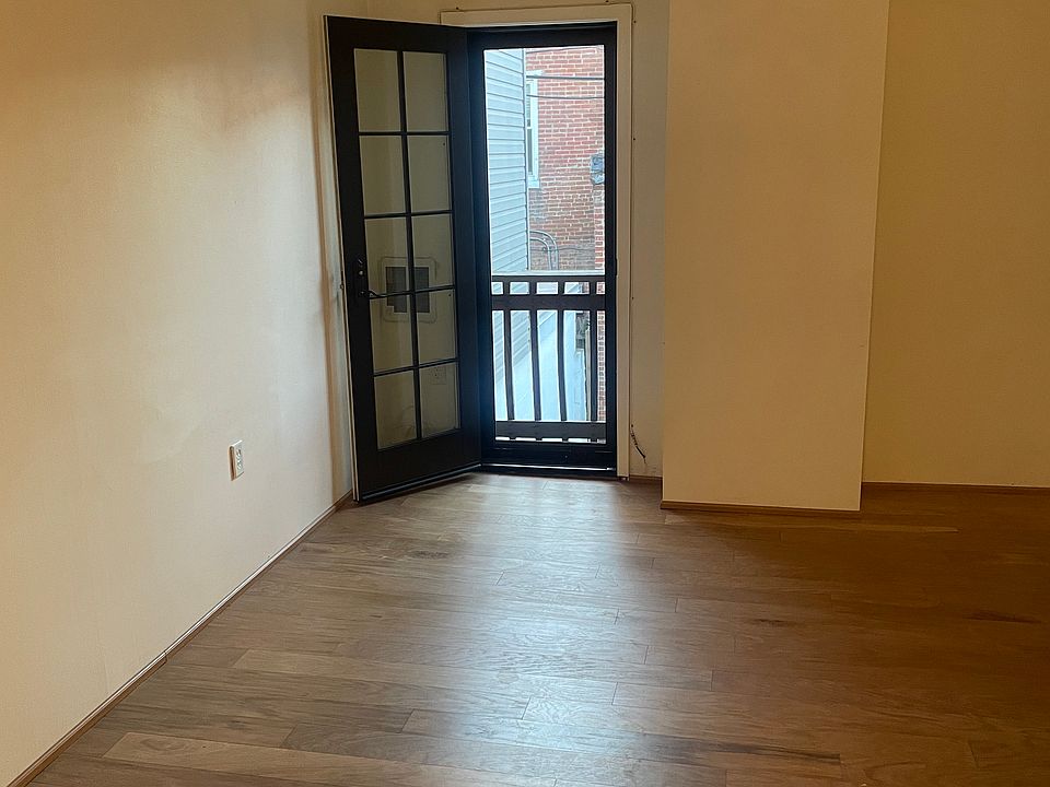 Rear/Living Room