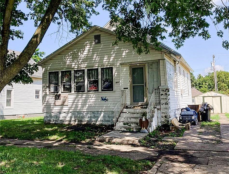 1st image of 1004 Champaign Ave