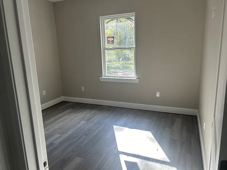 332 Silverstone Cir — Photo 11