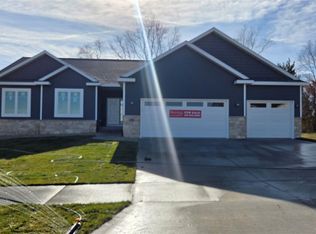 219 McCarran Ave NE, Cedar Rapids, IA 52402