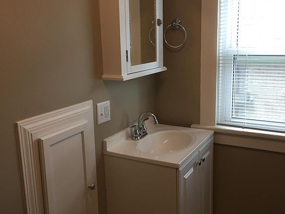 5th image of 617 S 28th St #2