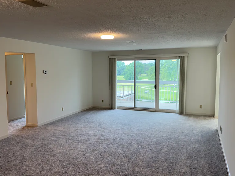 Chelsea Condos — Photo 29