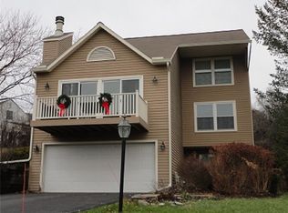 5302 Aquarius Dr, Syracuse, NY 13224