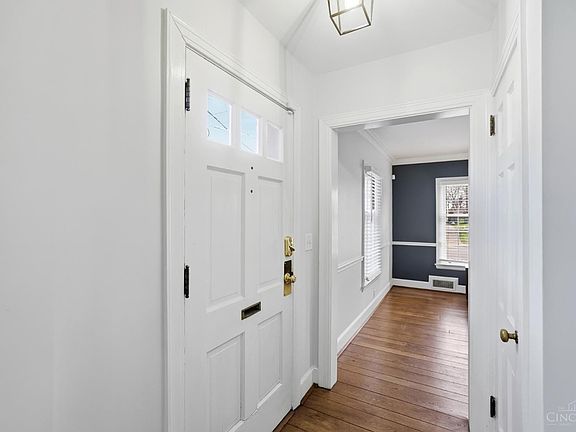 3rd image of 3343 N Sterling Way