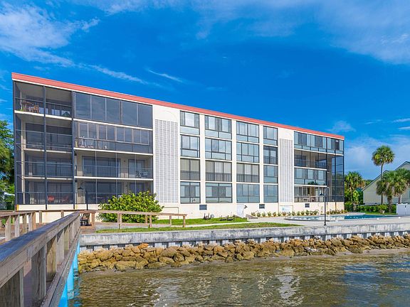 3rd image of 525 Indian River Ave APT 302