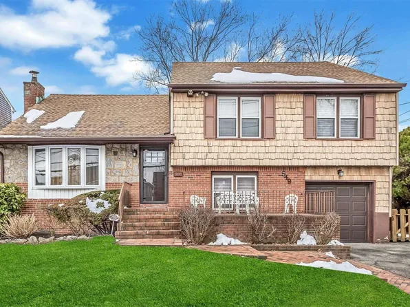 549 Church Avenue, Woodmere, NY 11598