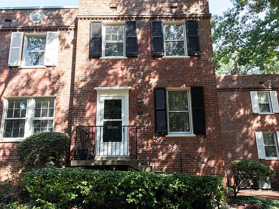 2nd image of 1414 S Barton St APT 441