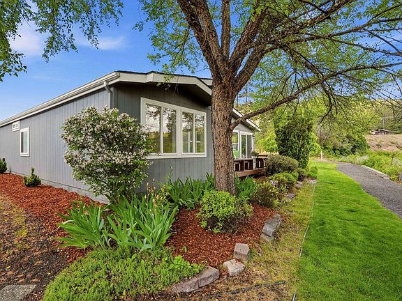 2nd image of 1021 W Sunny Creek Cir