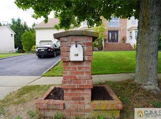 16 Saint Peter Dr, South Amboy, NJ 08879