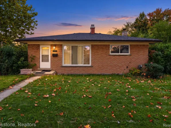 11723 Stamford Ave, Warren, MI 48089