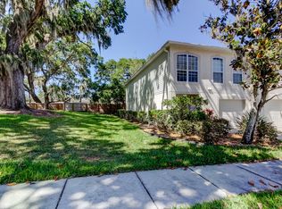 9814 Ashburn Lake Dr, Tampa, FL 33610