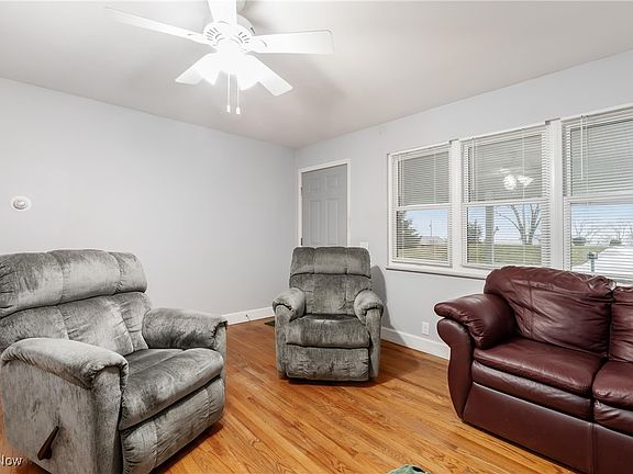 2nd image of 20 Juanita Dr
