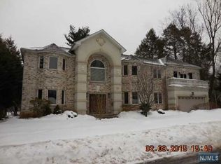 21 Hawthorne Ter, Closter, NJ 07624