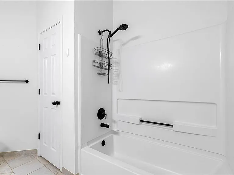 1525 Keystone Dr — Photo 35
