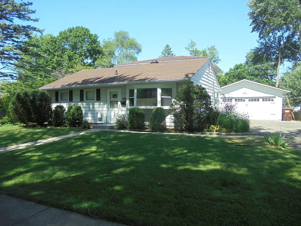 1434 Walnut Dr