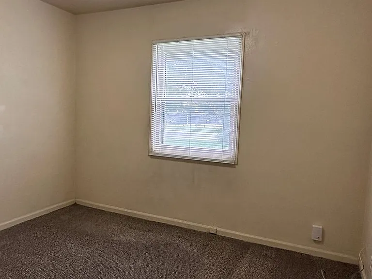 3447 SW Brendan Ave — Photo 5