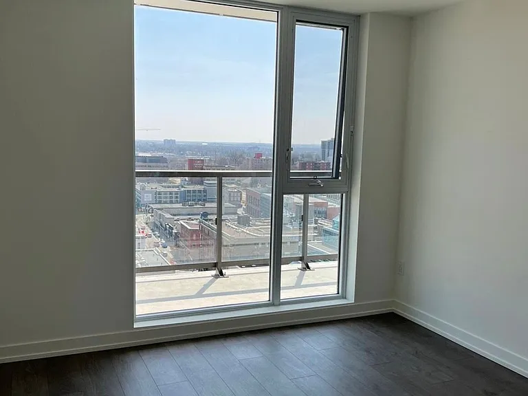 55 Duke St W #1508 — Photo 7