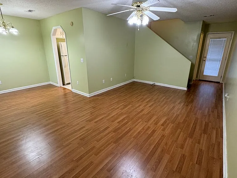 120 Palm Dr — Photo 5